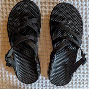 CHACOS 6 Lug Sole strappy water sandals Thong slip-on EU 36